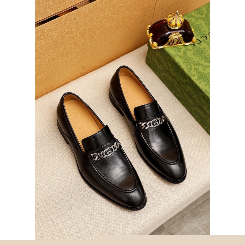 G*u*i leather shoes